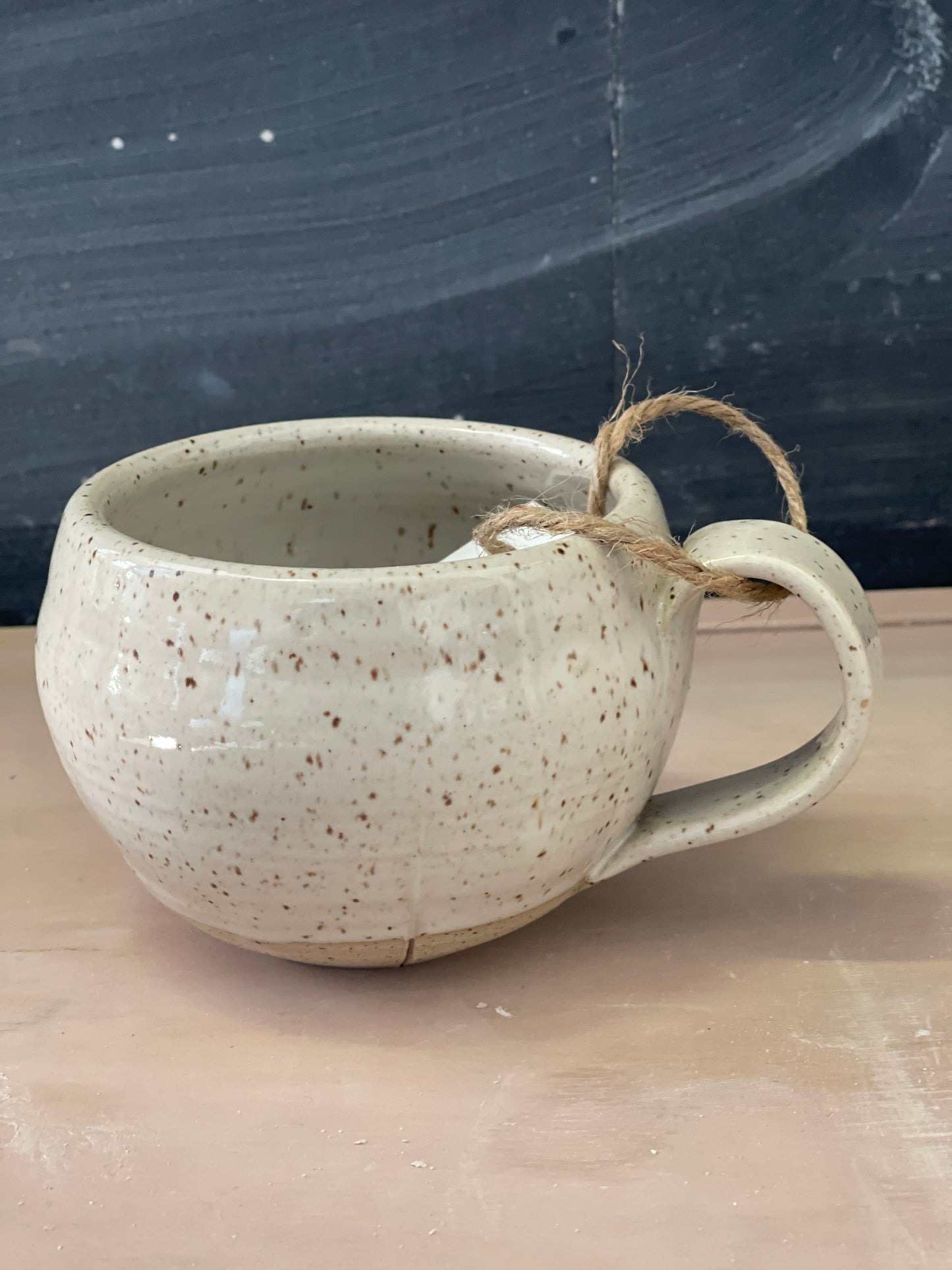 Large Mug in Speckled Clay and White Glaze/Cappuccino